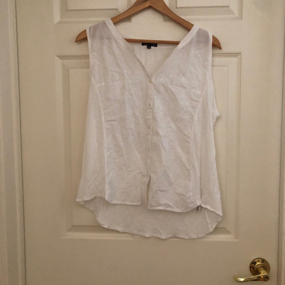 Cotton button up tank with lace detail